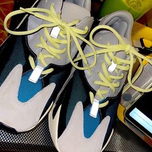 Yeezy Boost 700 ‘wave runner’